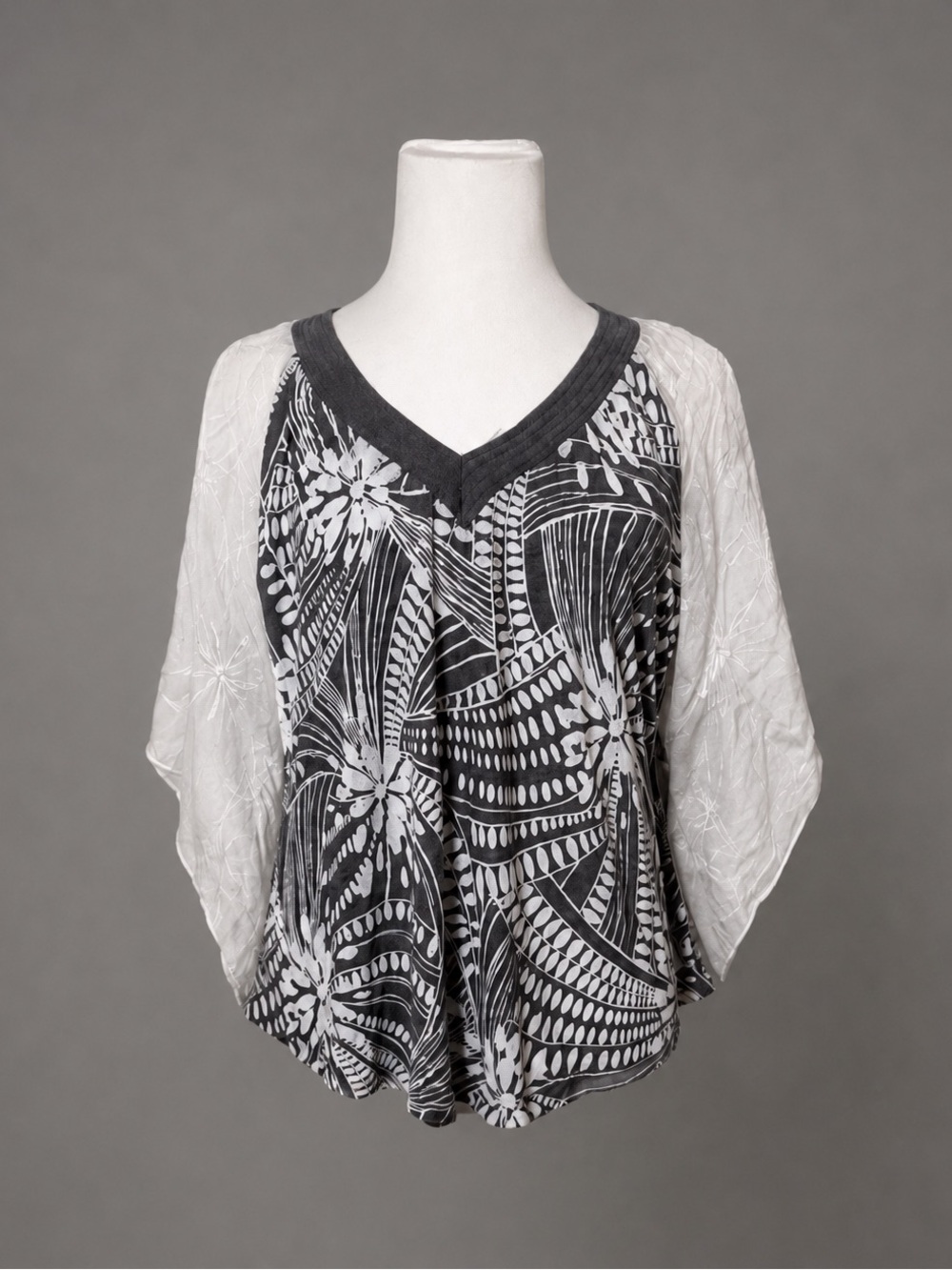 Anthropologie Testament Large Brown & Gray Floral Print Batwing Blouse